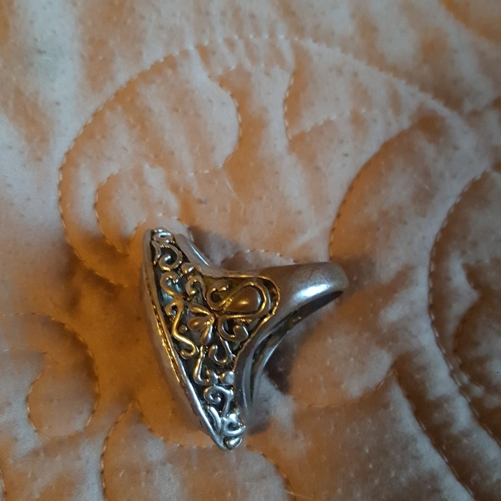 Large silver ring - Picture 2 of 2