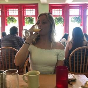 Meet your Posher, Lexi