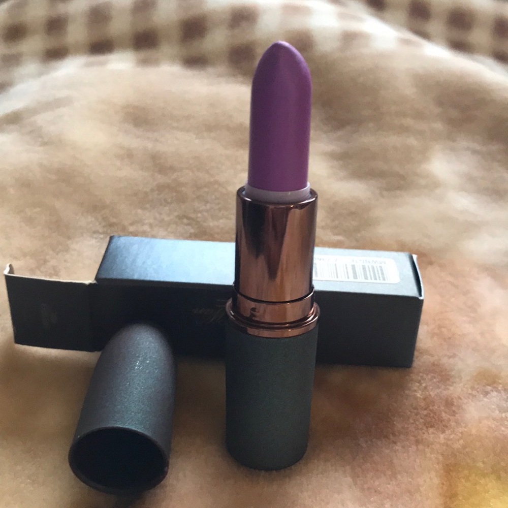 Mac LimitedEdition BaoBao Collection Lavender jade