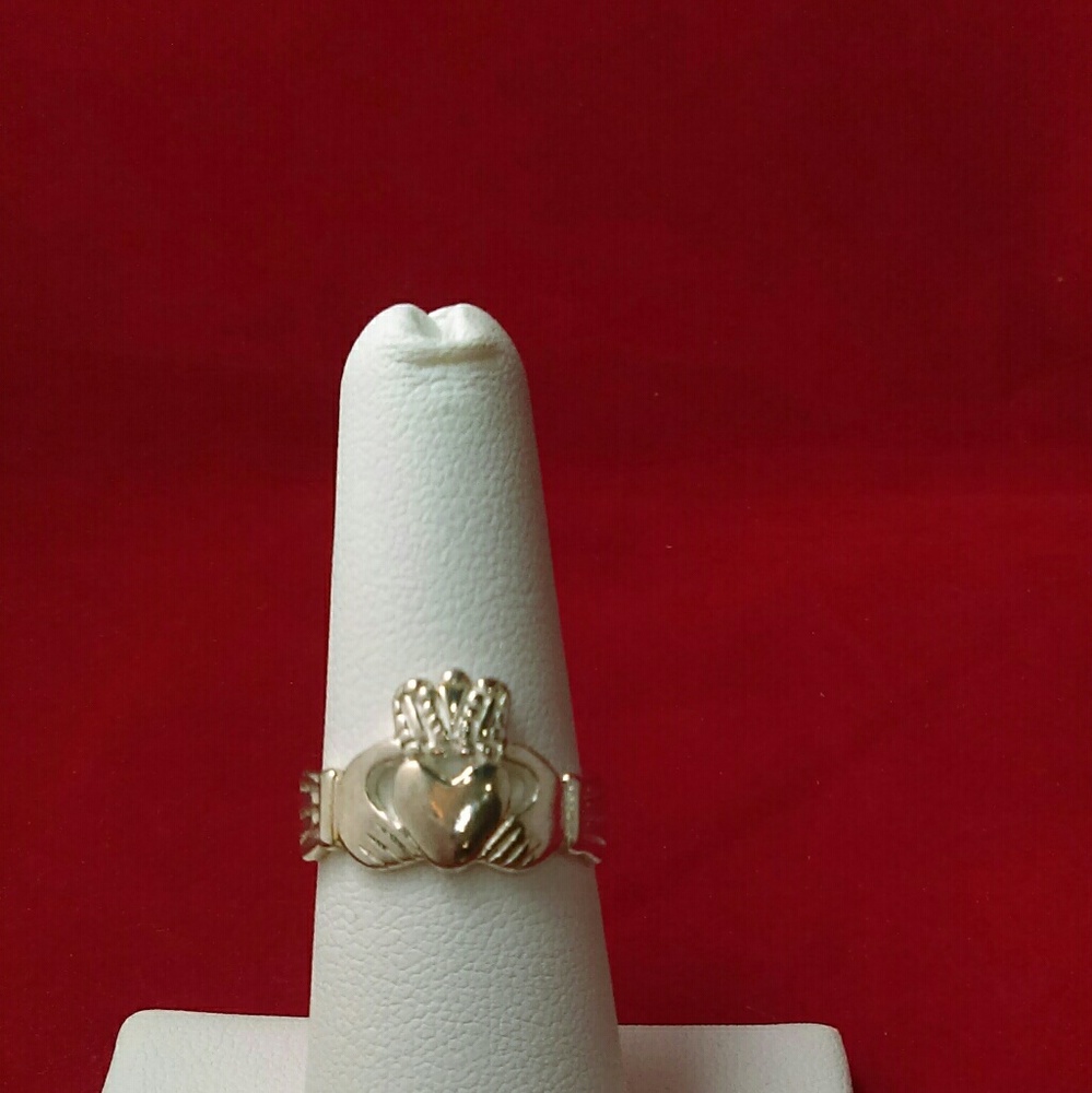 Sterling Silver Claddaugh ring size 6