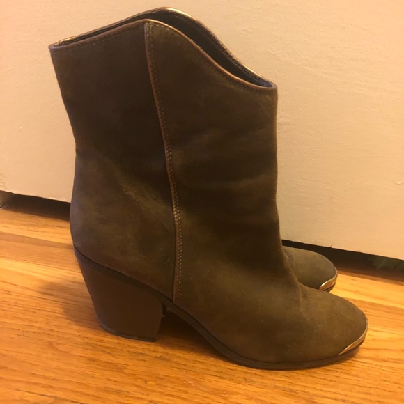 Boots - Picture 2 of 3