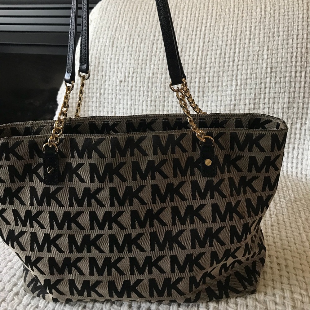 Authentic Michael kors purse