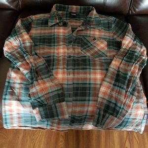 Patagonia women's flannel size 12