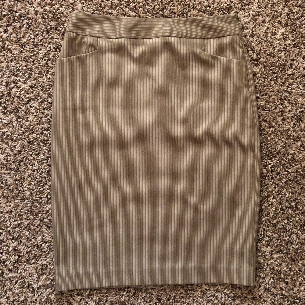 A. Byer pencil skirt sz 3