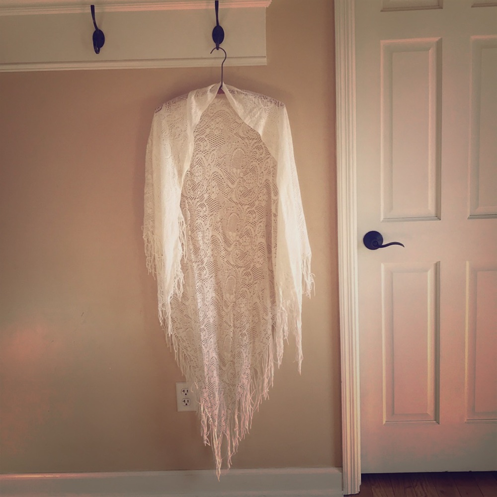 Vintage triangular shawl/wrap