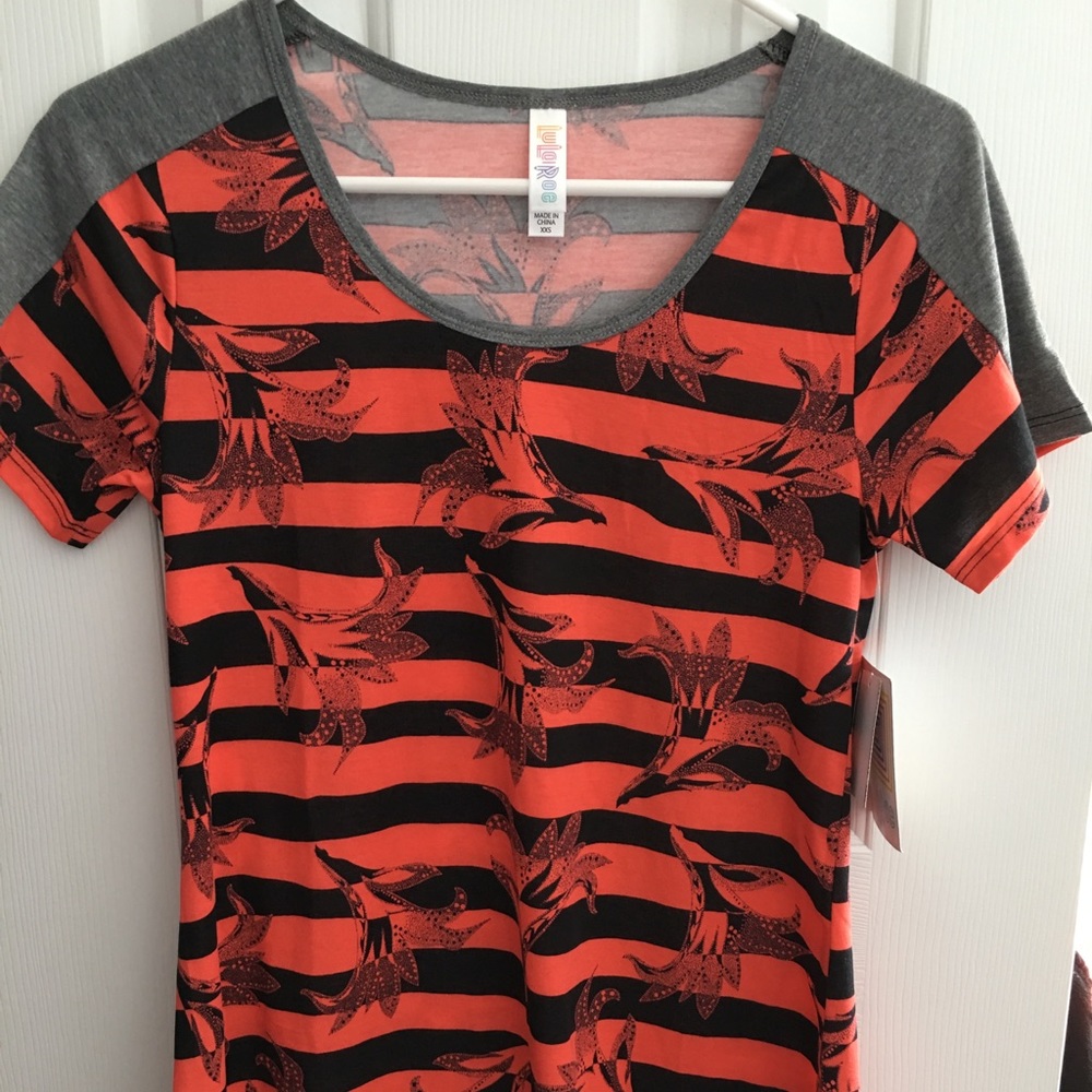 XXS Lularoe Classic Tee NWT