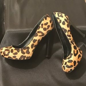 Aqua Leopard Pumps!!