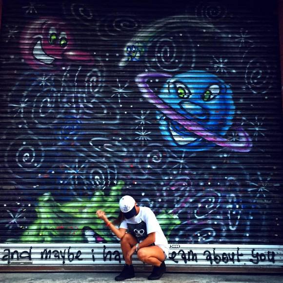 Meet your Posher, Laura - Picture 2 of 2