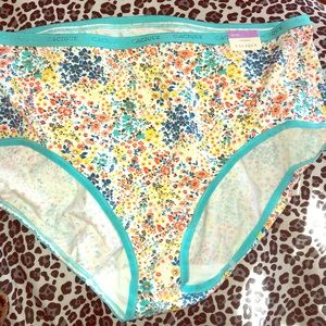 *NWT* Cacique High Leg Floral Brief Panty 🌼🌺🌸