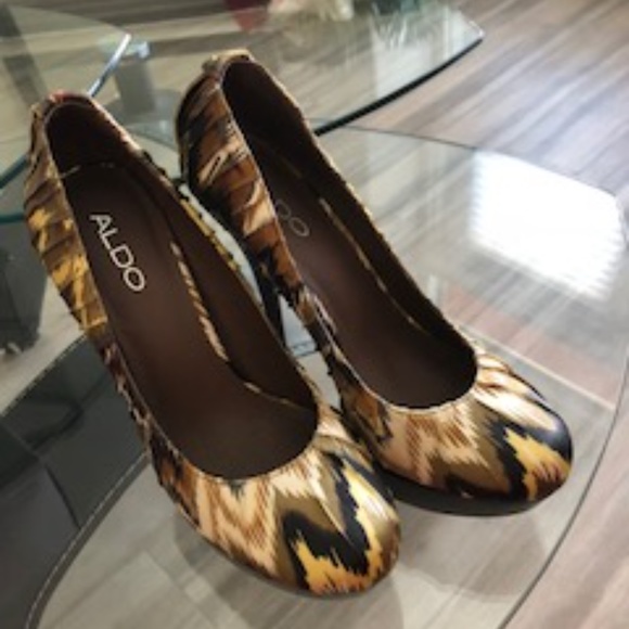 Heels - Picture 3 of 4