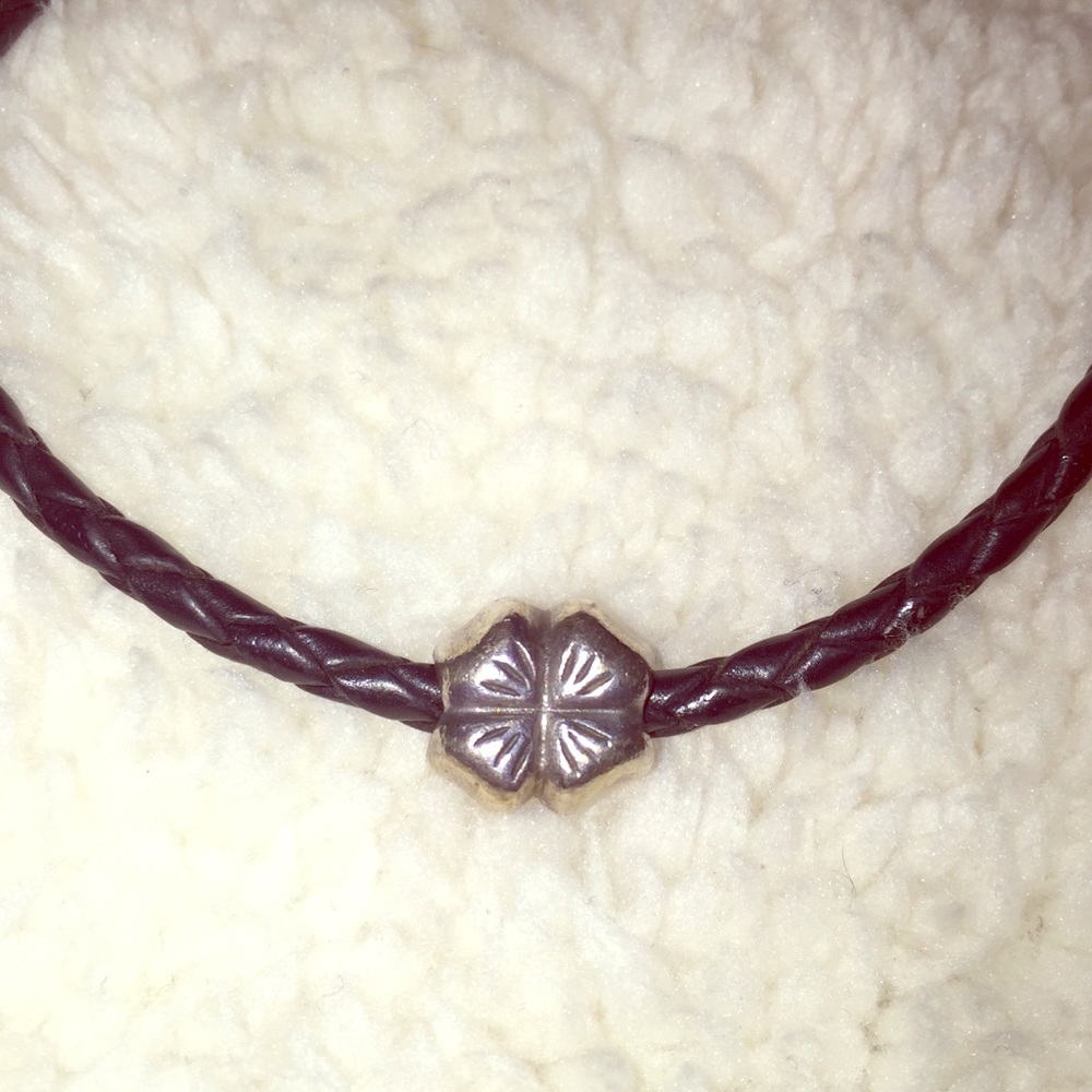 Pandora clover charm