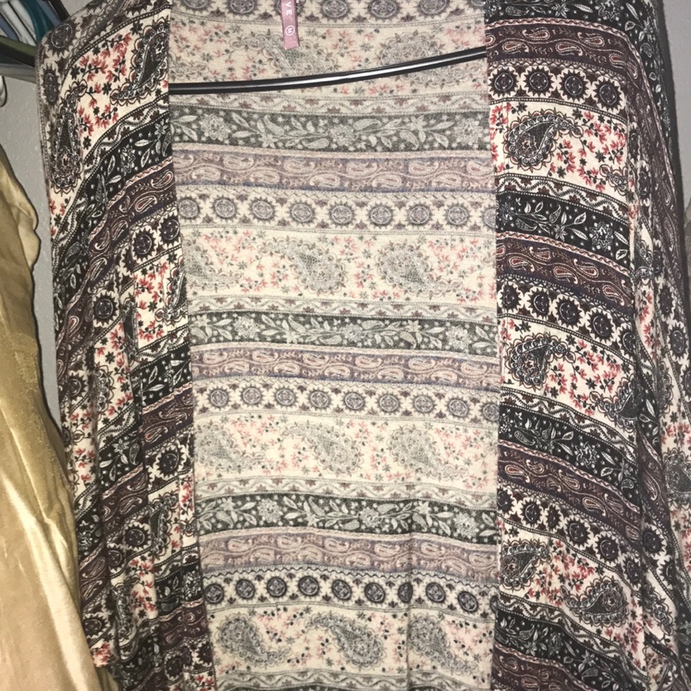 Aztec pattern poncho - Picture 2 of 3