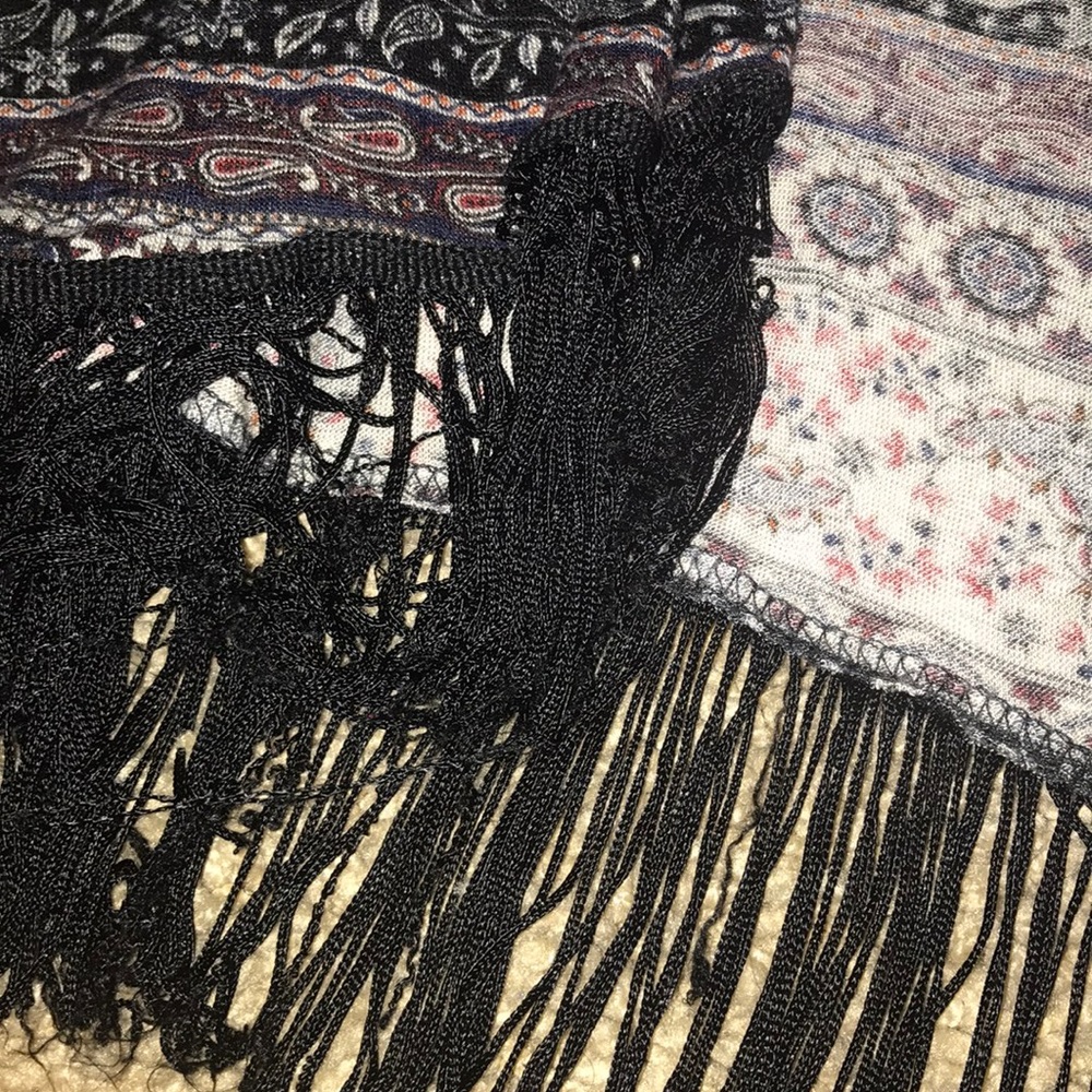 Aztec pattern poncho - Picture 3 of 3