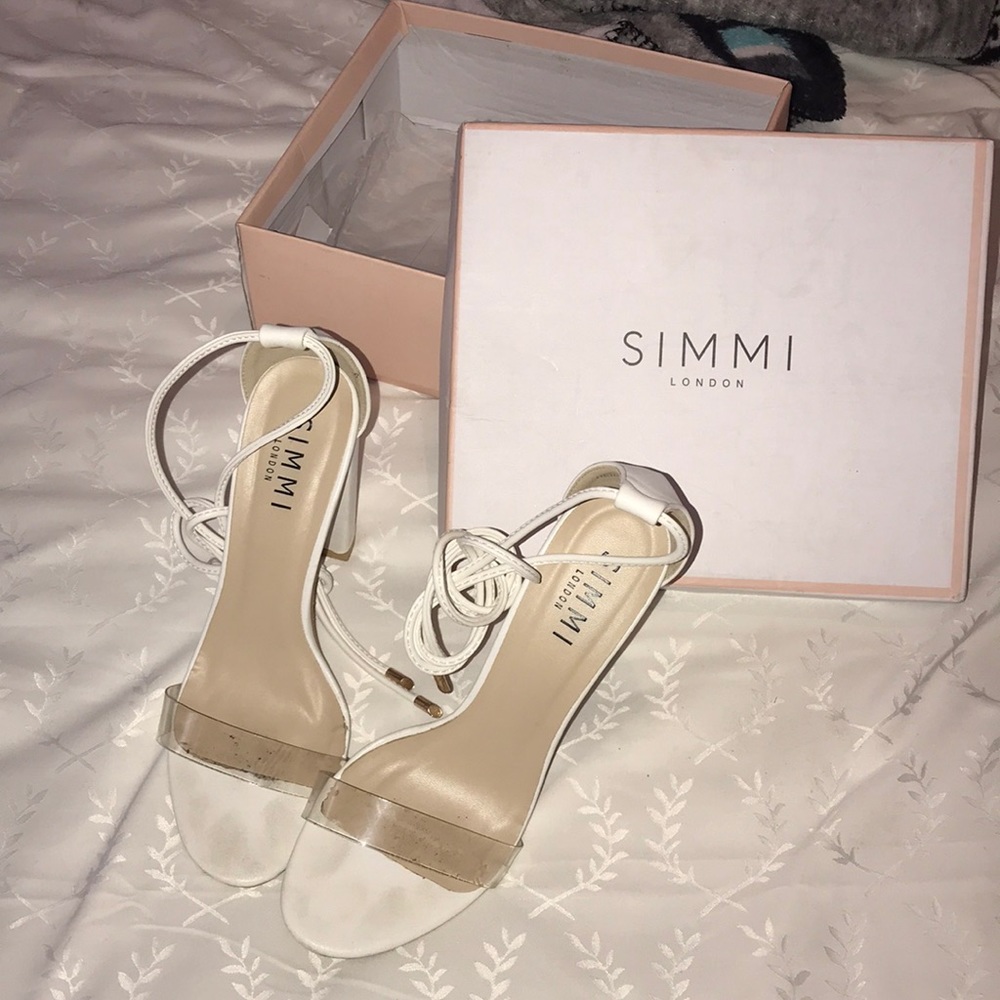 Beautiful white lace up heels✨