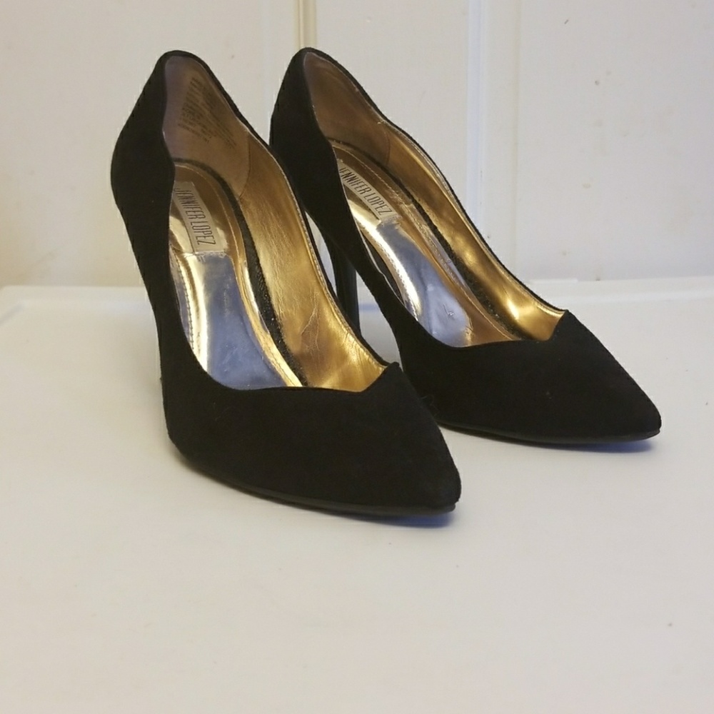 Jennifer Lopez Black pump scalloped edge, sz 8.5