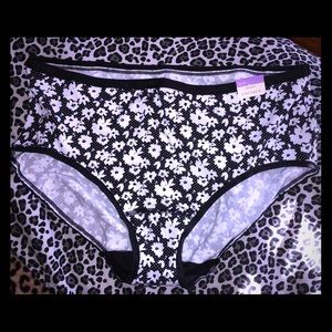 🖤NWT Cacique Blk/Wht Floral Brief Panty 🖤