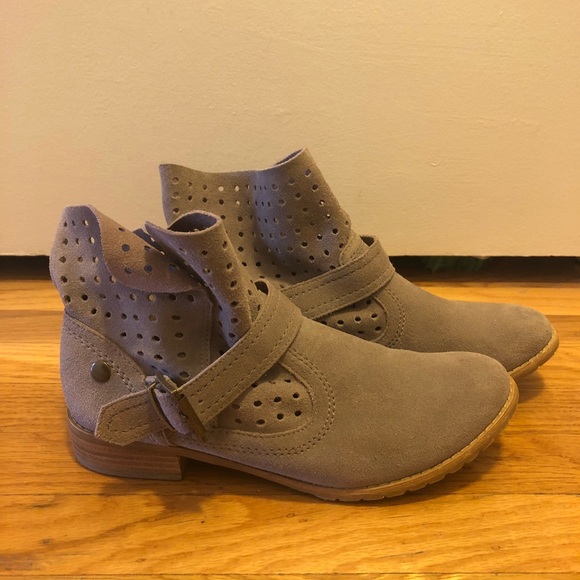 Booties - Picture 3 of 3