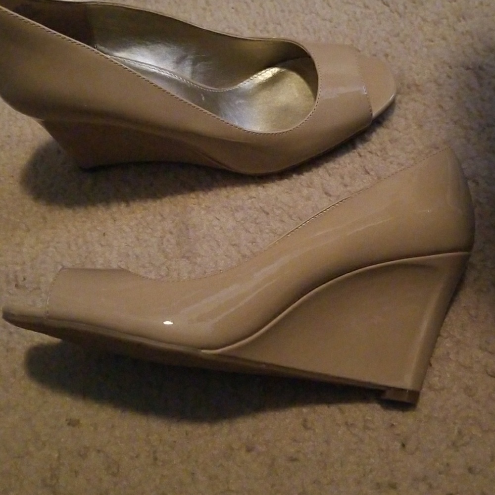 Nude open toe wedges