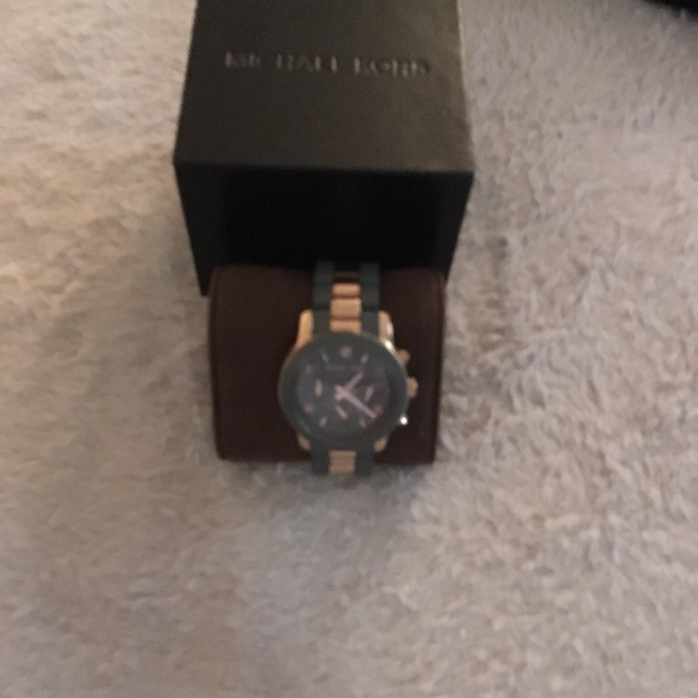 Authentic Michael Kors Watch - image 5