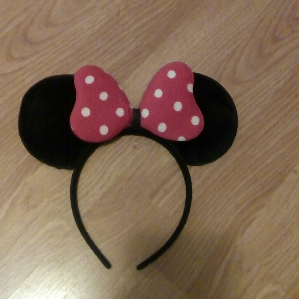 FREE Minnie Mouse Ears W/PURCHASE