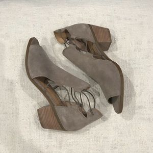 NWT Lucky Brand open toe bootie - closet close out