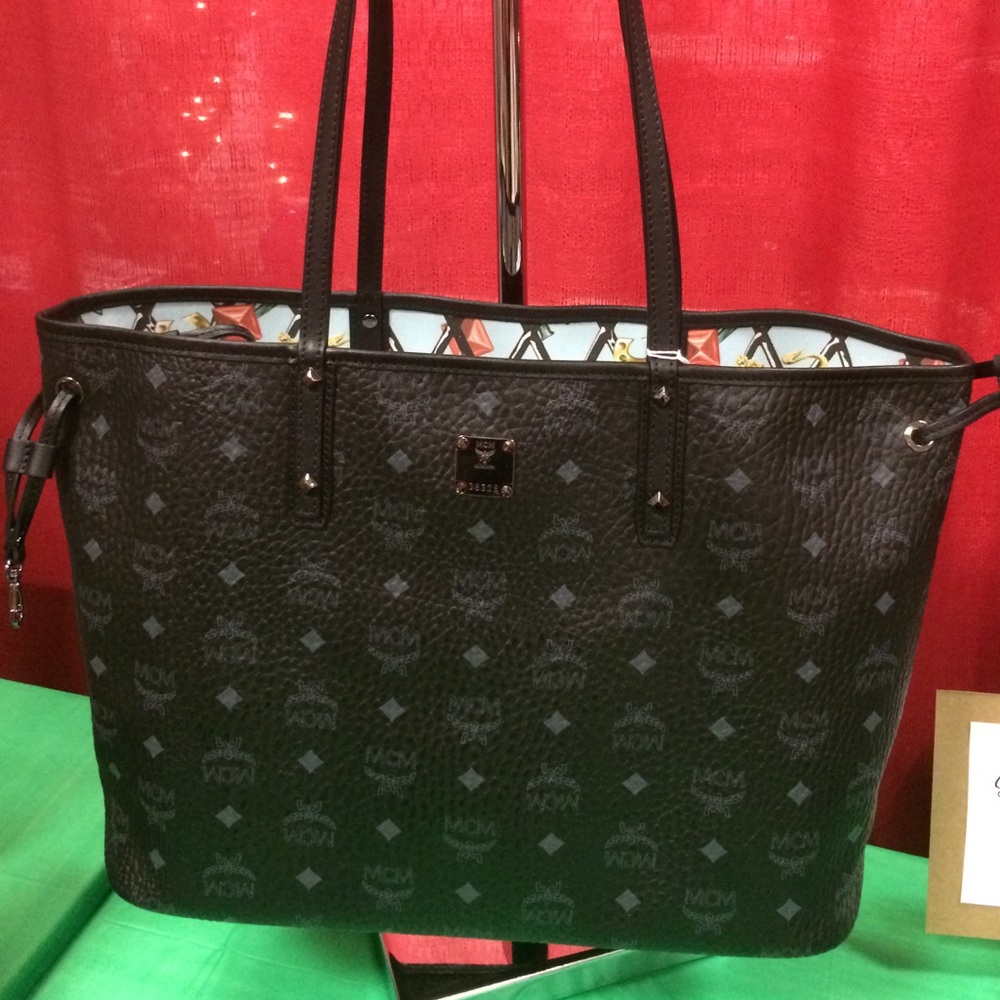 NWOT Visetos Reversible Tote (black) w/ Pouch