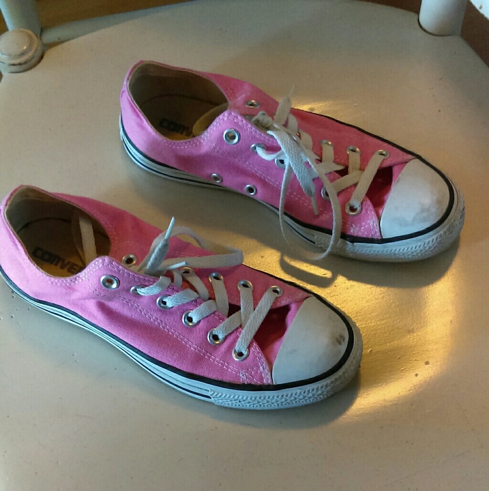 Pink converse!!