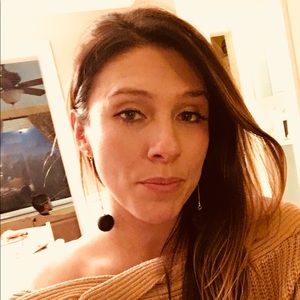 Meet your Posher, Monica