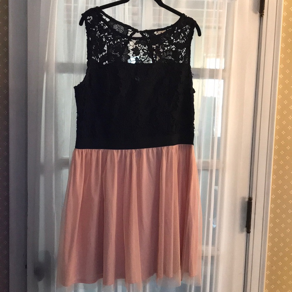 NWOT LC Lauren Conrad Dress