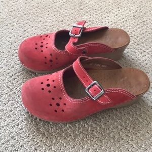 Dansko Mary Janes orange size 37