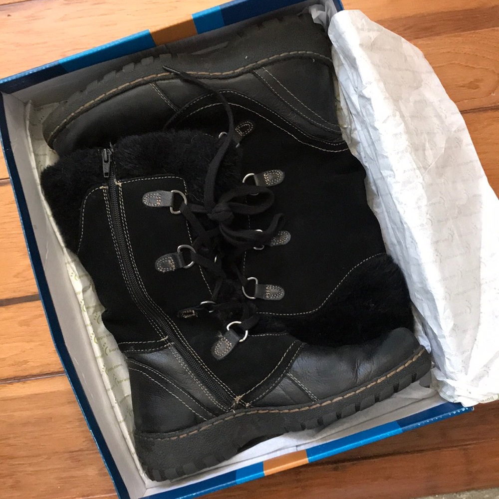 Bare Trap Black SUEDE snow boots stay dry system