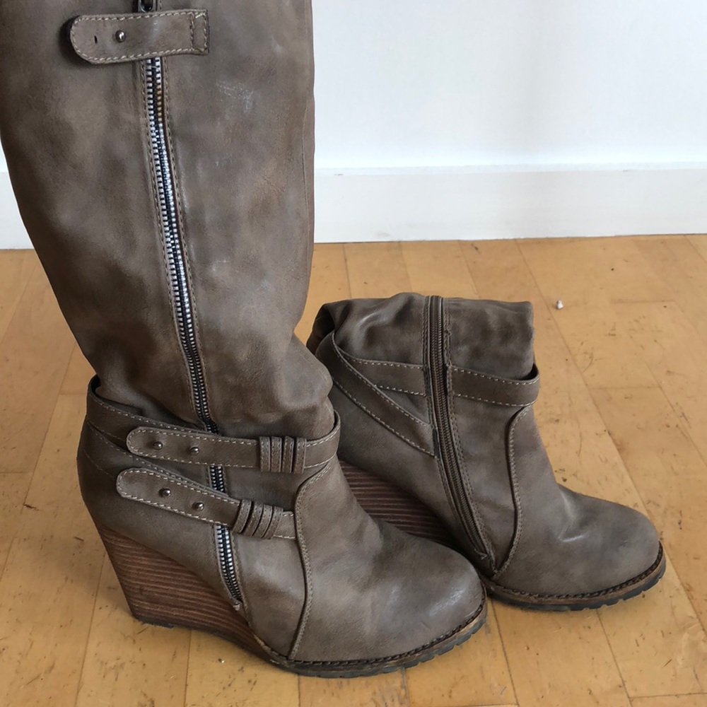 ✨VEGAN LEATHER WEDGED BELOW-THE-KNEE BOOT