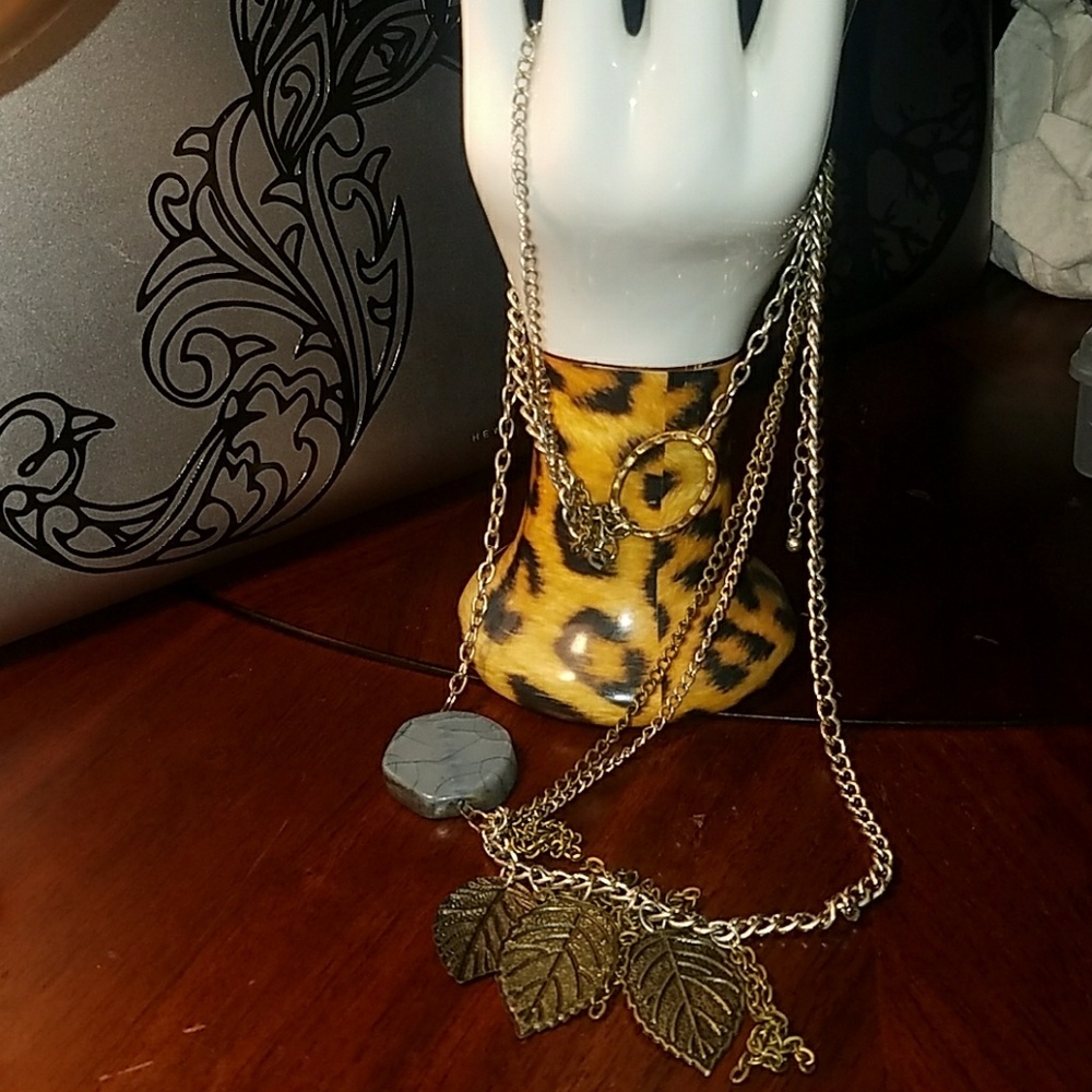 Multi-layer chain with leaves and stone necklace