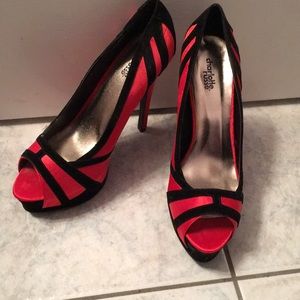 Red and black heels / Pumps