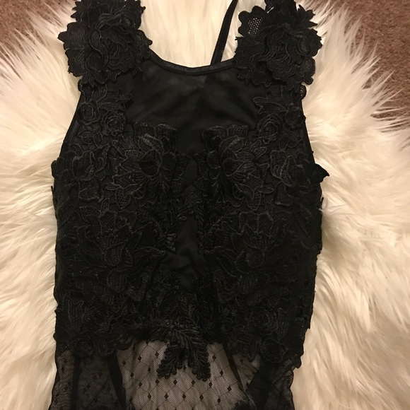 Long Black Prom Dress with Open Back - Picture 4 of 6