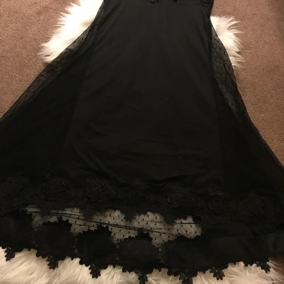 Long Black Prom Dress with Open Back - Picture 6 of 6