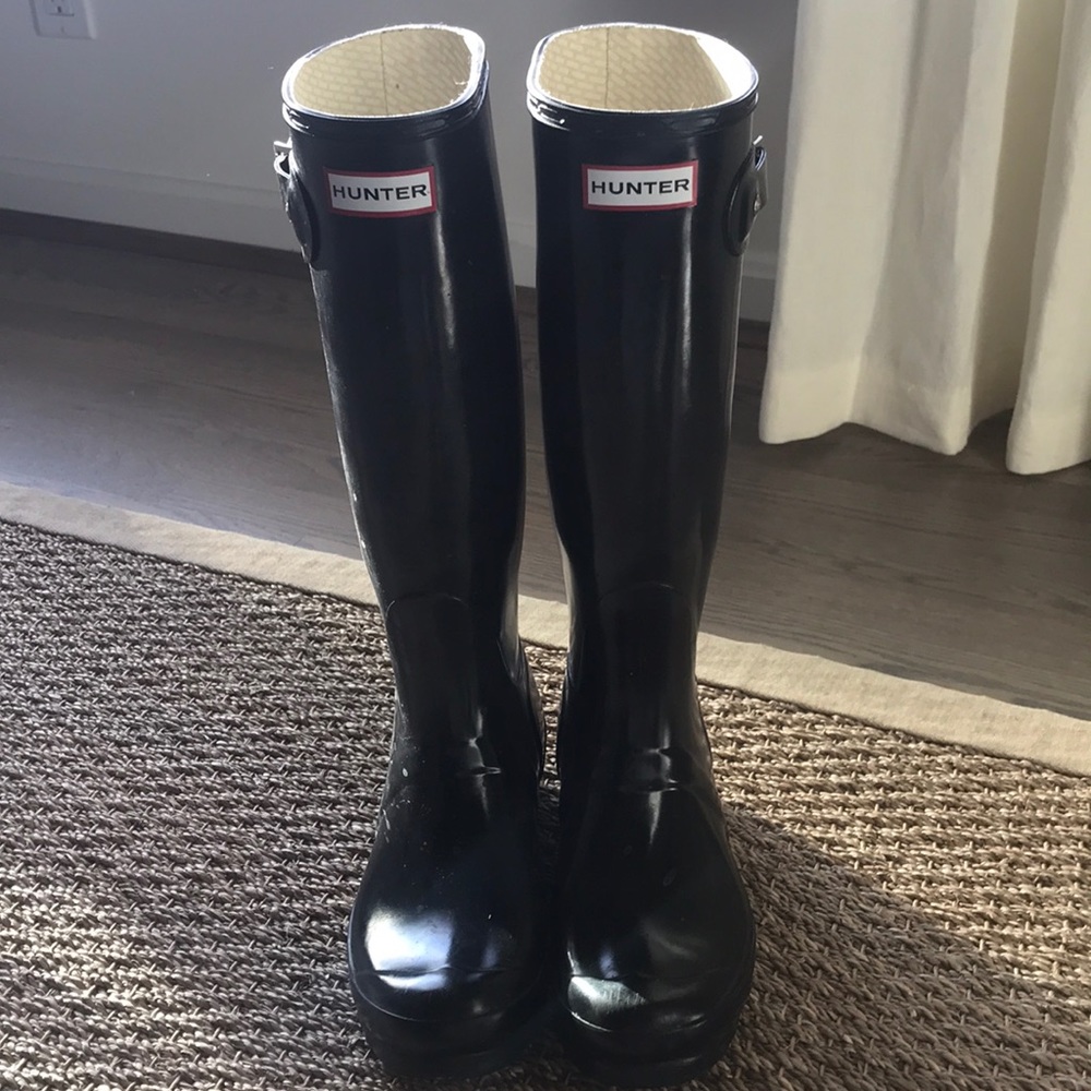 Hunter black rain boots glossy tall