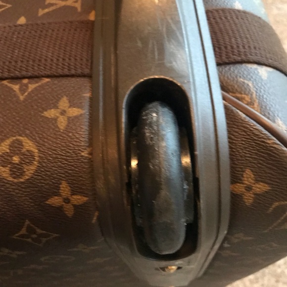 Authentic Louis Vuitton roller bag - Picture 8 of 8