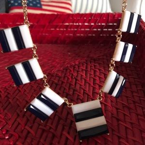 Classy navy white & gold necklace NWT
