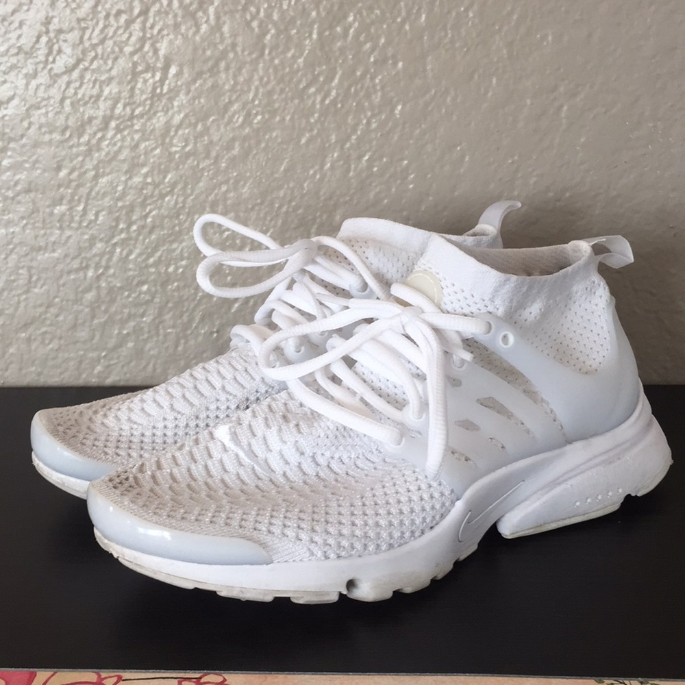 White Nike Presto's