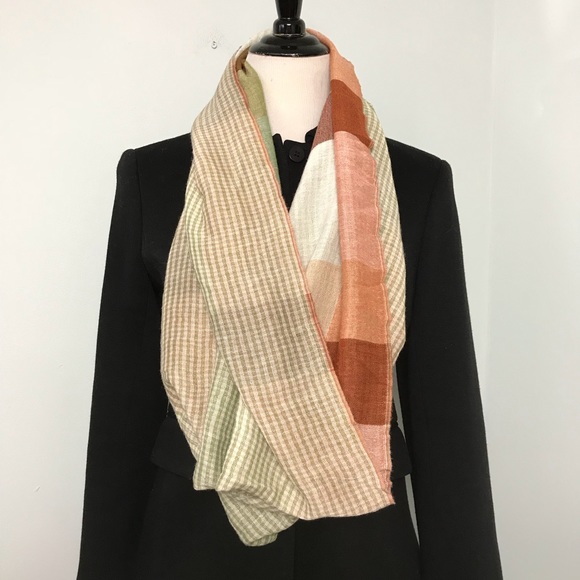 Reversible Infinity Scarf. - Picture 3 of 6