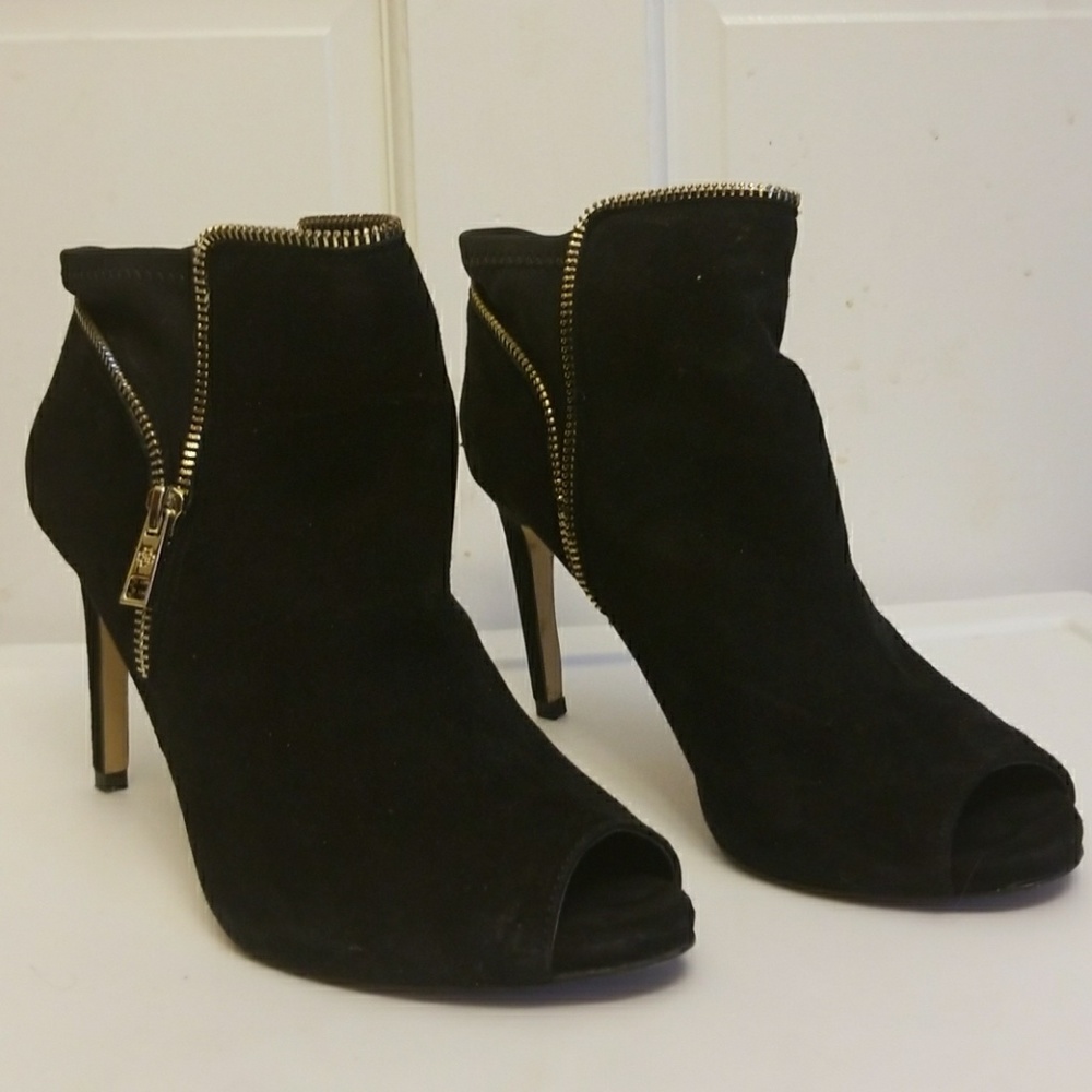 Ann Taylor black suede peep toe bootie SZ 8
