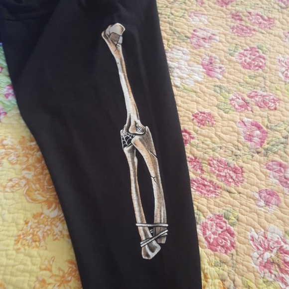 Mens Graphic T-shirt - Picture 3 of 6