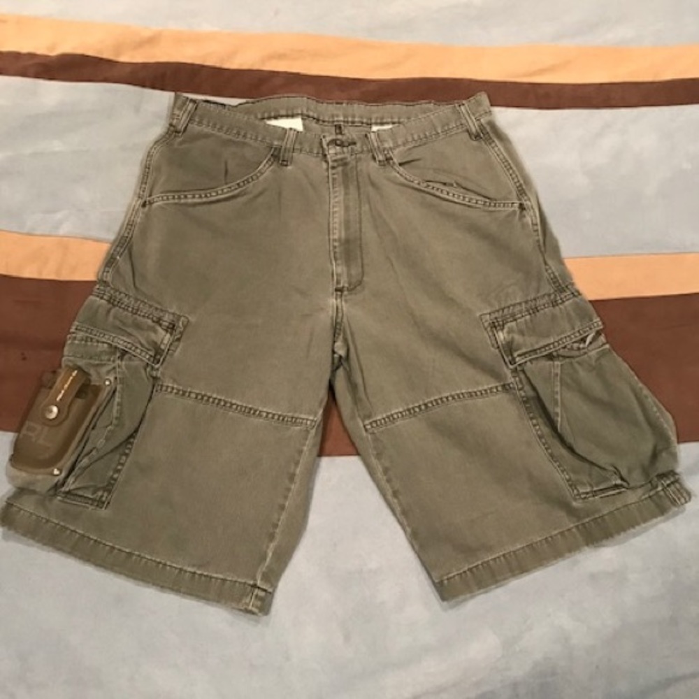 Ralph Lauren polo jeans cargo Shorts. Size 32.