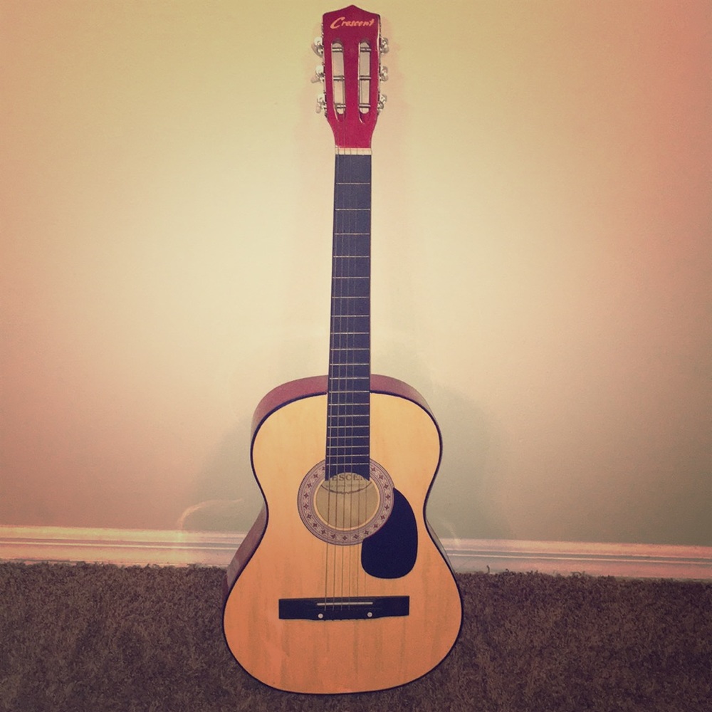 Crescent Guitar
