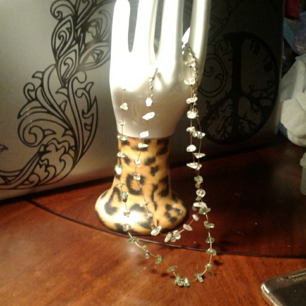 2 separate necklace set with little glass Do