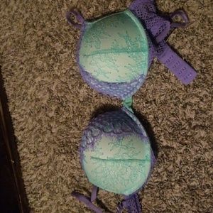 Various Victoria secret bras