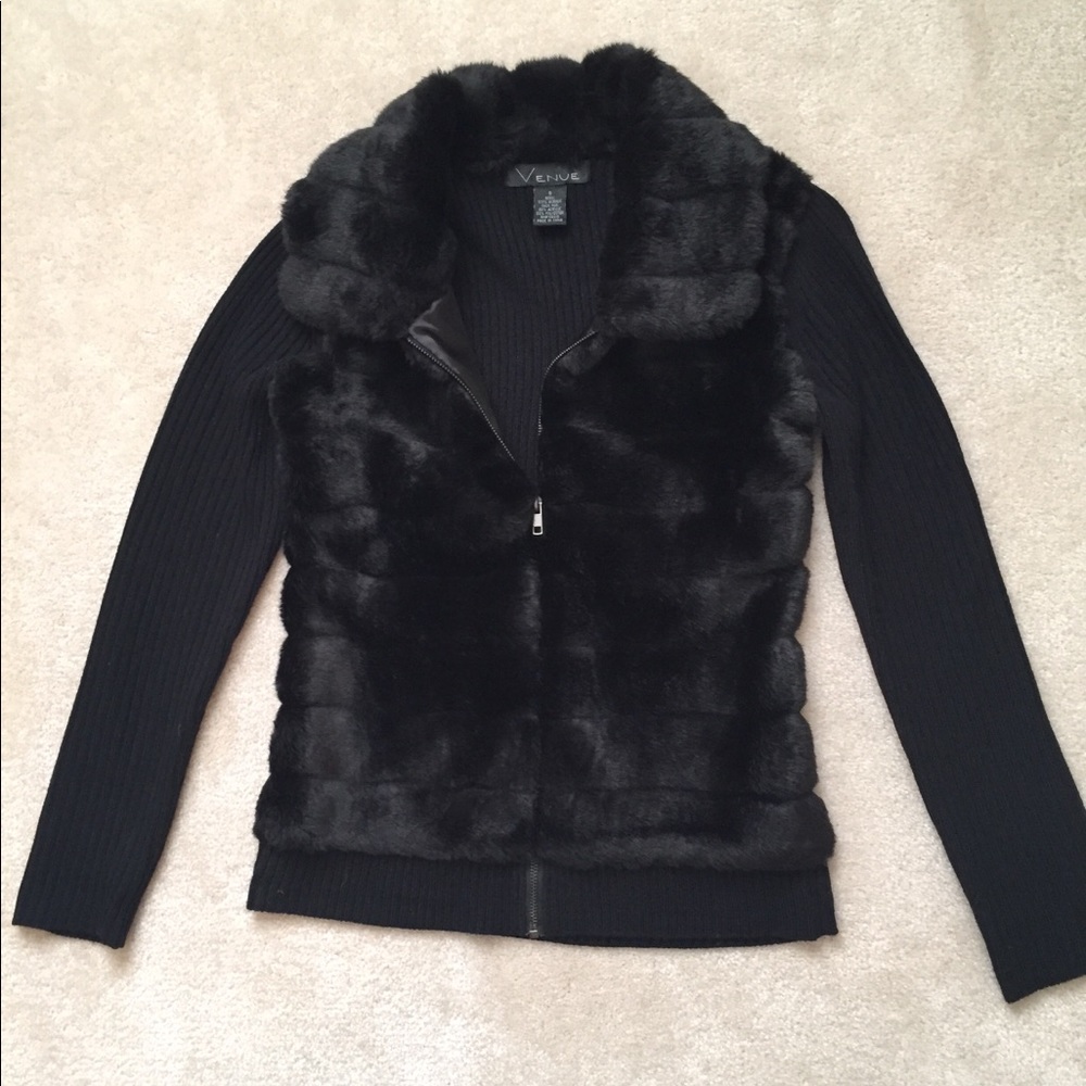 Ladies black Faux fur front jacket by Venue, small