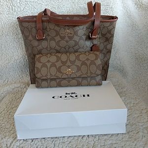 Coach Signature Zip Top Tote and wallet NWT