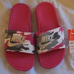 Nike slides